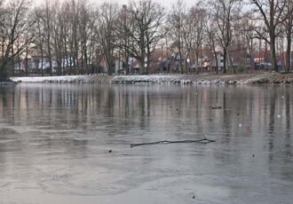 D66 steunt schaatsclub Ootmarsum en gaat in gesprek met burgemeester