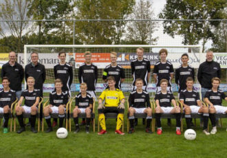 KOSC JO 17-2 wil niets liever dan de aansluiting met de subtop
