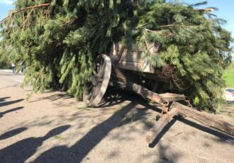 Geen drie maar twee wagens bereiken de Poaskaamp in Ootmarsum