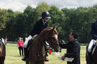 Leden Bergruiters op eigen concours in de prijzen