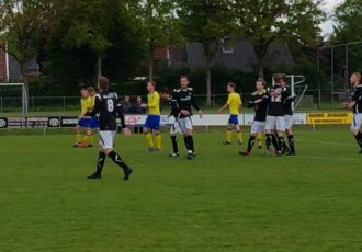 KOSC vergooit vrijwel zeker titelkansen na matige tweede helft tegen Sportlust Vroomshoop