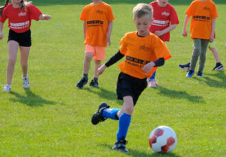Ootmarsums getint Manchester City grote winnaar Chamlon voetbaltoernooi