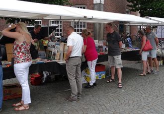 Boekenmarkt Ootmarsum weer op vertrouwde plek