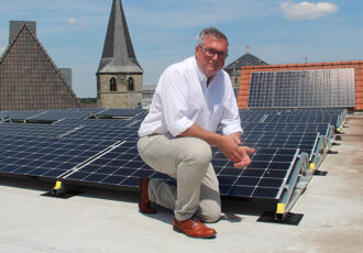 Gemeente Dinkelland geeft goede voorbeeld met zonnepanelen