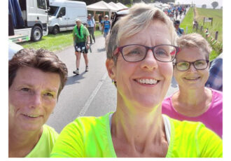 De vierdaagse van Monique Oude Egbrink: “Kijk die kuiten gaan”