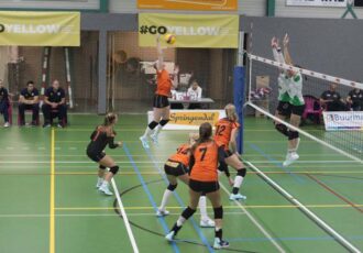 Springendal Set-Up ’65 start competitie: dames 1 oefent tegen Apollo