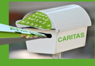 Caritas Lumen Christi spaart zegels voor het Plus boodschappenpakket