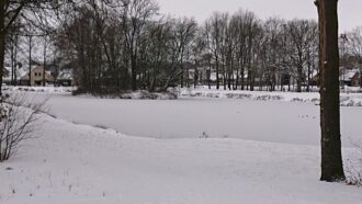 Geen schaatspret in Ootmarsum: gevaarlijk ijs ’n Wiel’nhof