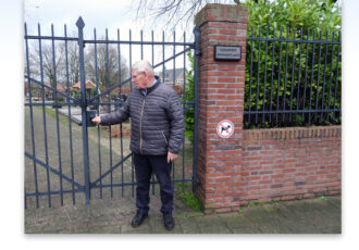 Johan Arends stopt na 43 jaar als beheerder Hervormde Begraafplaats