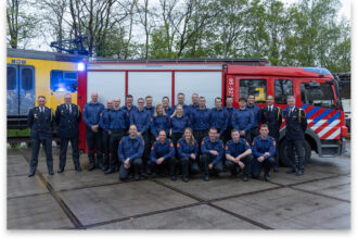 Brandweer Twente is tweeëntwintig opgeleide vrijwilligers rijker