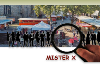 Mister X verrast klanten op de Markt in Ootmarsum