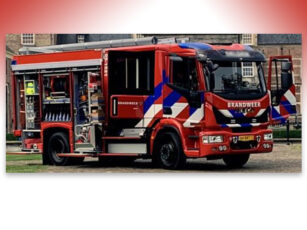 Nieuwe tankautospuit voor brandweerkazerne Weerselo