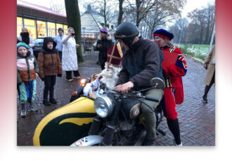 Sint in motorzijspan naar Agelo