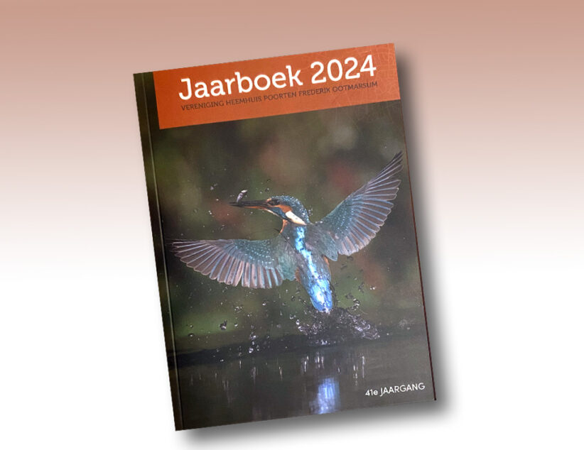 Eerste exemplaar Jaarboek Heemhuis voor Hans Bolscher