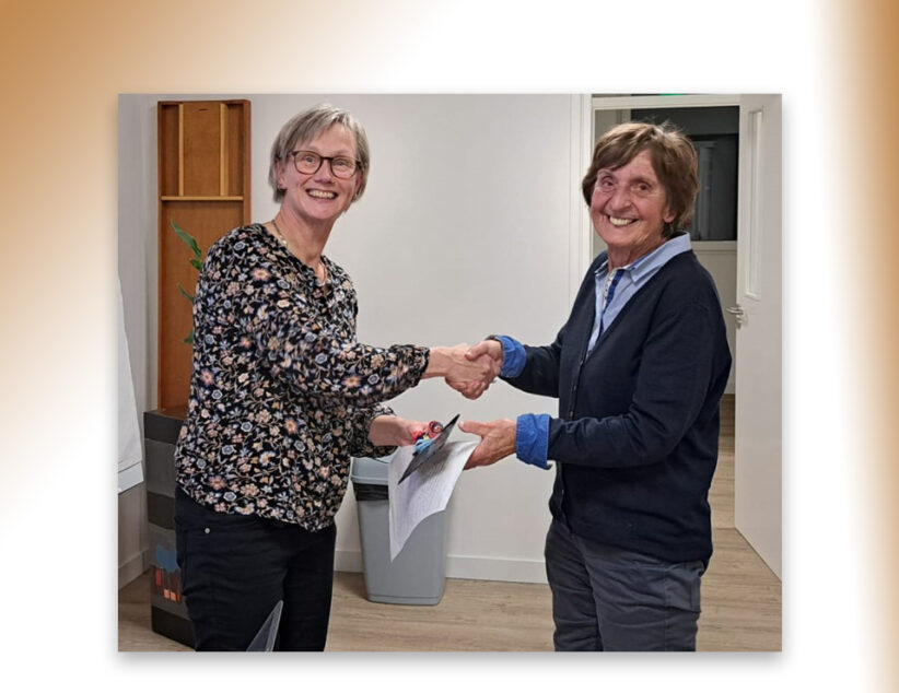 Wies Scholten wint het Groot Dictee Ootmarsum