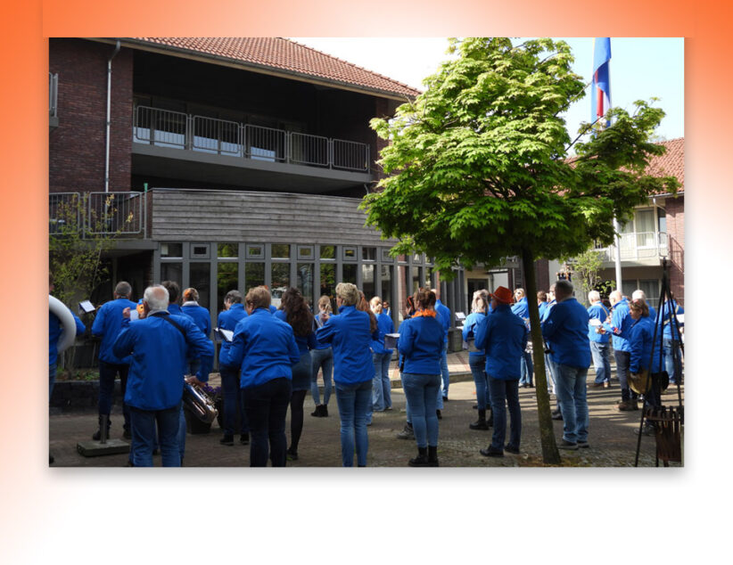 Harmonie Caecilia brengt senioren in Oranje stemming