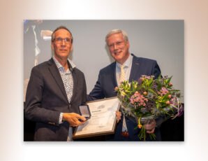 Bart Buijs ontvangt Overijsselse Erepenning bij afscheid als directeur Het Oversticht