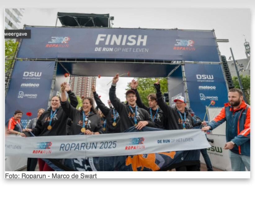 Alle deelnemers in 34ste Roparun over de finishlijn in Rotterdam