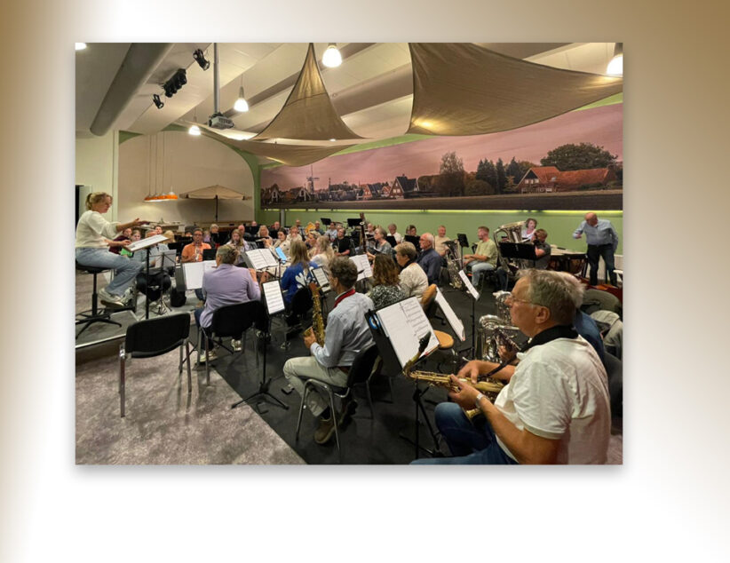 Concert Harmonie Caecilia in r.-k. kerk