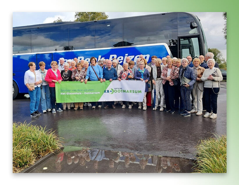 Senioren Ootmarsum van de bus in de trein