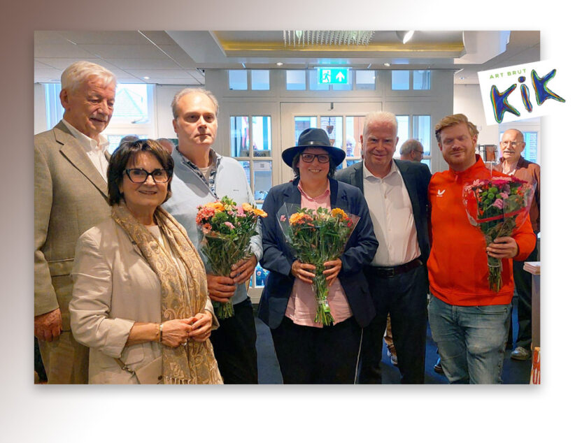 Wethouder Rob Olde Kalter opent expositie van drie nieuwe kunstenaars