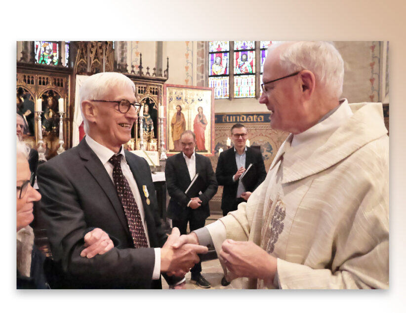 Fons Olde Dubbelink 65 jaar lid Herenkoor