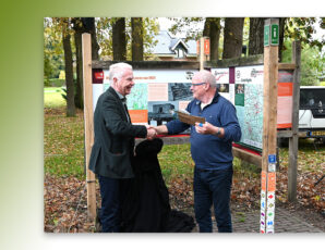 Nieuwe WOII-wandelroute en drinkwatertappunt geopend in Agelo