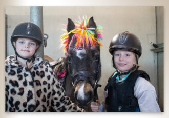 Pony wandelen ouder-kind bij erve Meinders