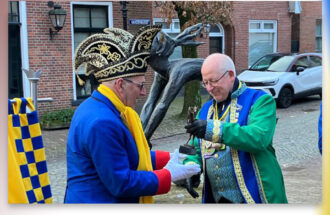 Oud prins Harry Noordink ‘winnaar’ carnavalsbok