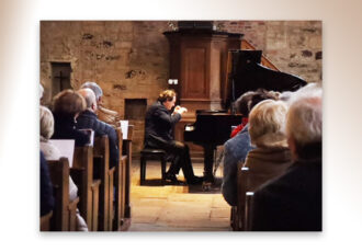 Gianluca Luisi maakt diepe indruk in de Stiftskerk van Weerselo