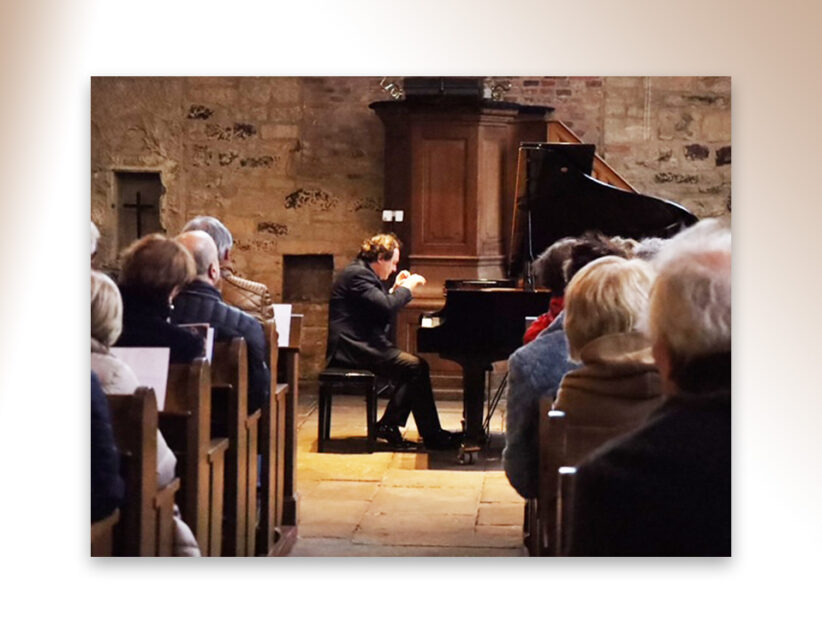Gianluca Luisi maakt diepe indruk in de Stiftskerk van Weerselo