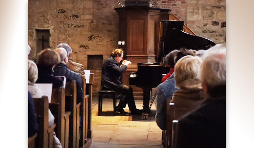 Gianluca Luisi maakt diepe indruk in de Stiftskerk van Weerselo