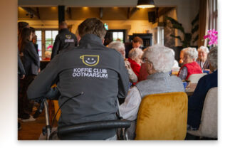 Veel gezelligheid, verbinding , muziek en mooie verhalen bij Koffie Club Ootmarsum