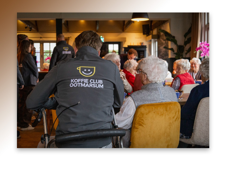 Veel gezelligheid, verbinding , muziek en mooie verhalen bij Koffie Club Ootmarsum