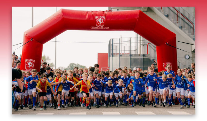 Bijna 50 kinderen van TVC ’28 met de touringcar naar de 1e editie van de Kidsrun