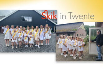 Pinksterbruidjes zingen voor ‘Skik in Twente’