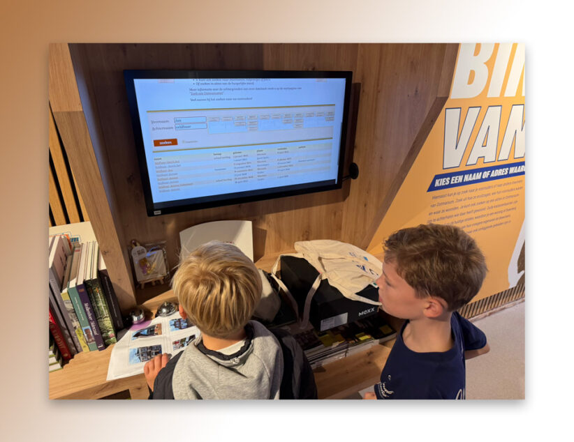 Jonge ontdekkers kraken codes en duiken in het verleden.
