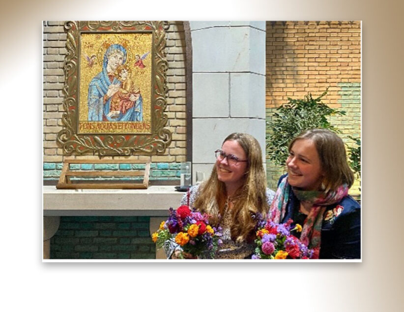 Hannah en Charlotte Tijhuis debuteren als stadstroubadours Ootmarsum